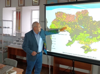 Науковий семінар з питань збереження родючості ґрунтів відбувся в УНУ