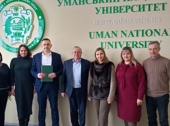 Вітаємо аспіранта кафедри агрохімії і ґрунтознавства Олександра Шевчука з одержанням диплома доктора філософії!