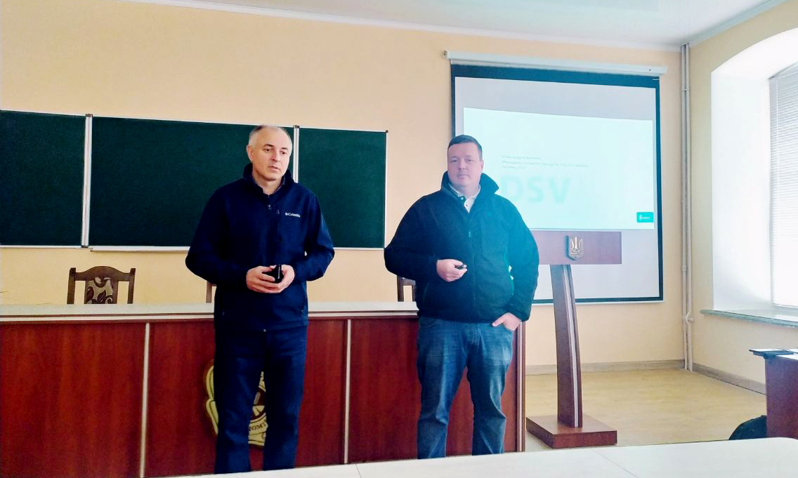 Тісна співпраця зі стейкхолдерами