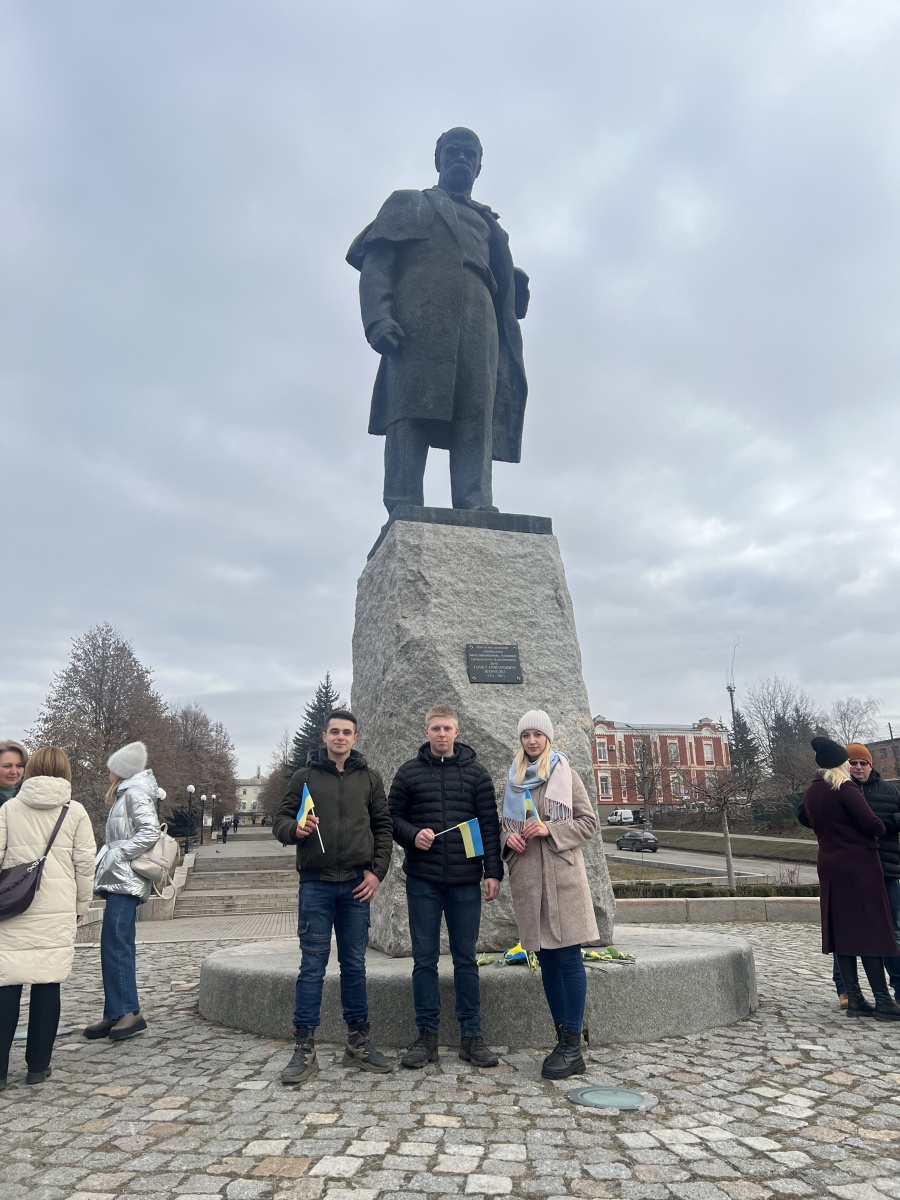 Урочисте покладання квітів до пам'ятника Т. Г. Шевченка з нагоди Дня Єднання України
