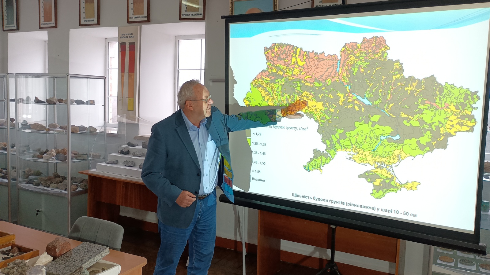 Науковий семінар з питань збереження родючості ґрунтів відбувся в УНУ